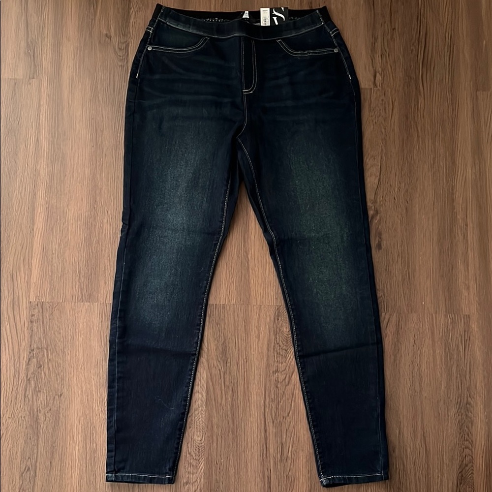 SIMPLY VERA WANG Mid Rise Denim Jegging Size 12 New
